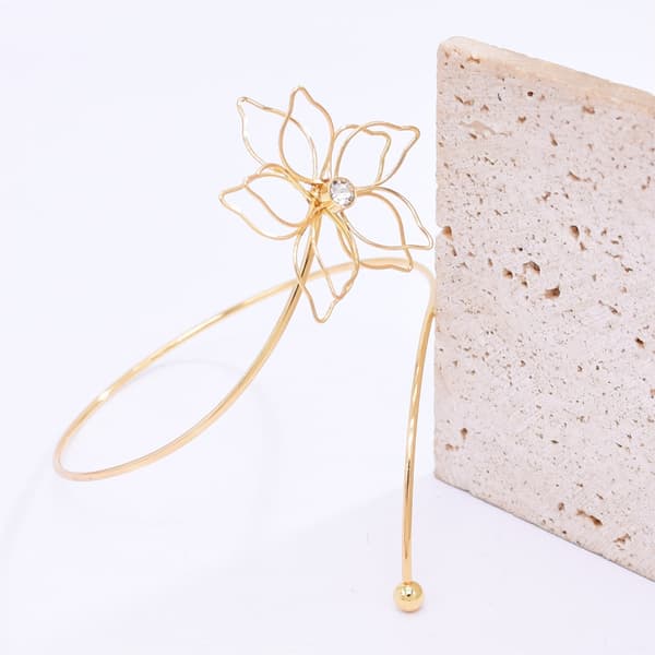 Armband med klar blomma för bröllopsoutfit