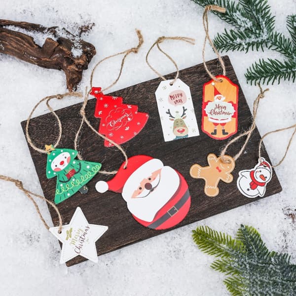 Julepapirpynt til juletrepynt med 8 matchende design