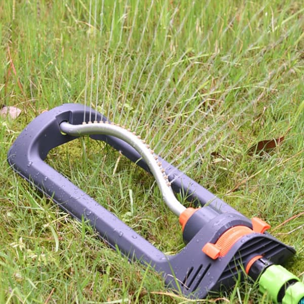 Oscillerende sprinkler til græsplæne med 19 huls dyser, vandspreder