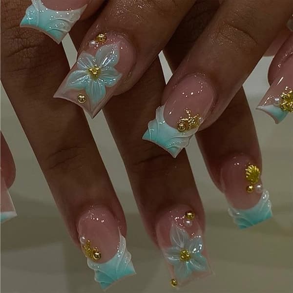 Bröllops-Press-On Manikyrset med Blå Vit Blommig Styling