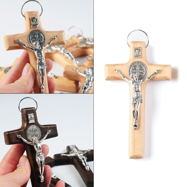 Hand som håller kors kristen gåva för kyrkan väggdekoration Cross hängande gåva Dark Brown