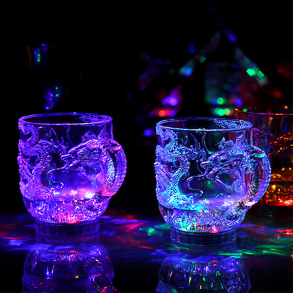 Glasögon Ölkopp Drake LED Induktiv regnbågsfärg Blinkande ljus Glödmuggar