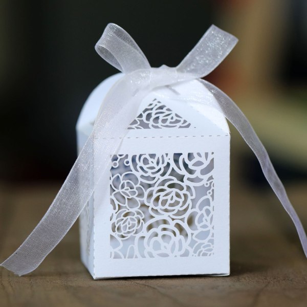 100 st Rose Flower Pearl Paper Hollow Favor Gift Candy Box Förvaringsdekoration Gold