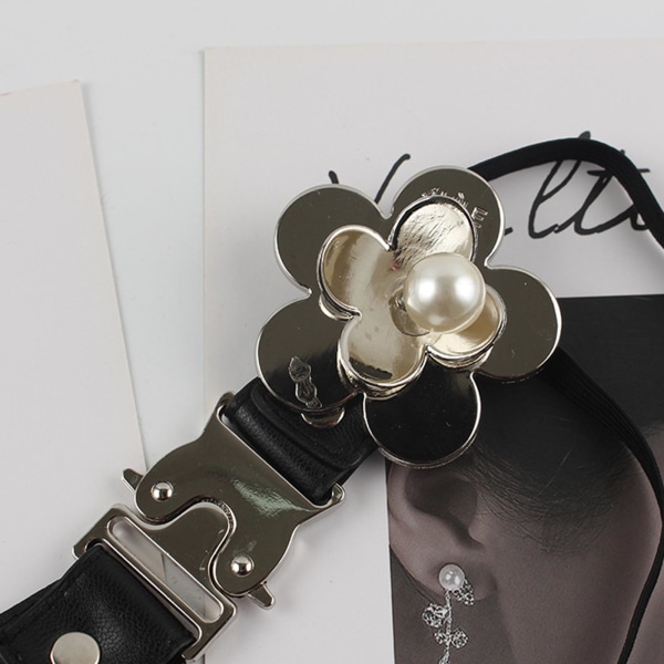 Kvinnor konstläder svart slips Gothic Uniform Pearl Flower Cosplay fluga