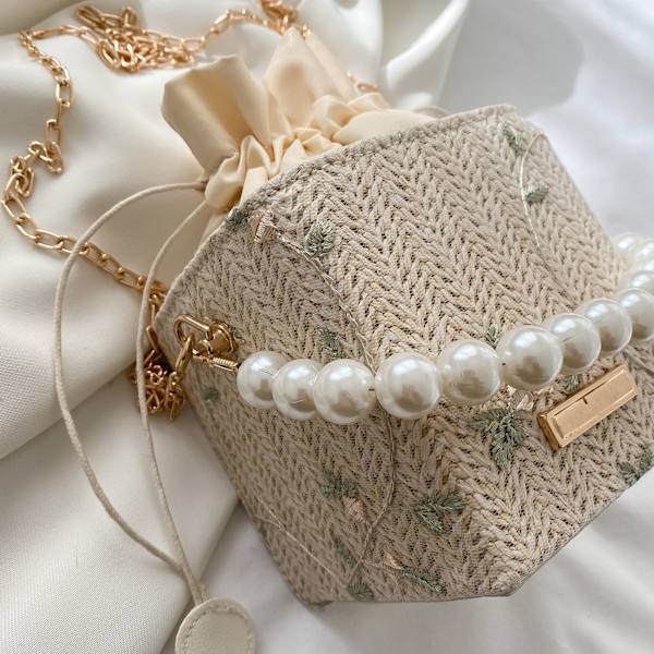 Dam Halmväskor Artificiell Peral Chain Handväskor Sommar Rotting Crossbody-väskor White