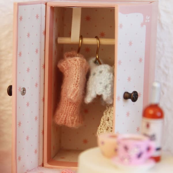 Samlerobjekt Miniature Skab Møbler Garderobe Figur Til Kugleledsdukker