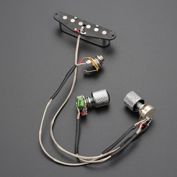 Elektrisk guitar, forkablet pickup med knapper, strengeinstrumenttilbehør