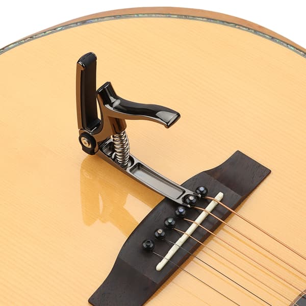 Snabbfäste 4 i 1 Gitarr Capo, Legering Gitarr Glidande Capo med Strängskärare