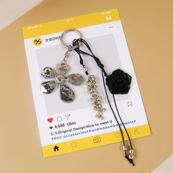 Asymmetrisk Blomster Nøglering Charm til Taske og Nøgleholder Bærbart Design