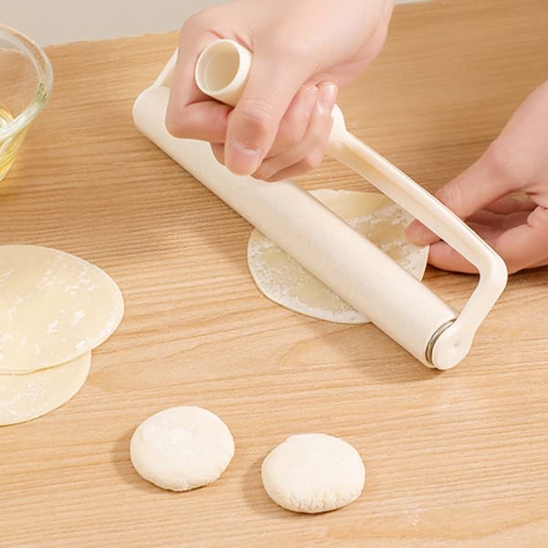 Elegant trerulle Praktisk bakerulle for bakeentusiaster
