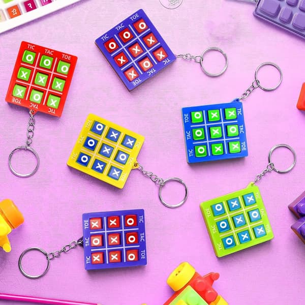 24 stk. lommestore Tic Tac Toe nøkkelringer Interaktivt puslespillgave til studenter