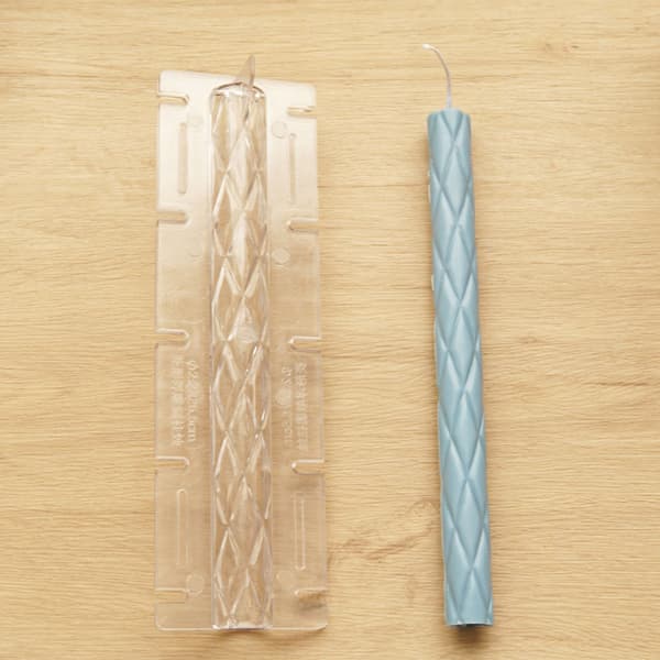 Lysform af høj kvalitet, plastik, lavet med relief, simple forme