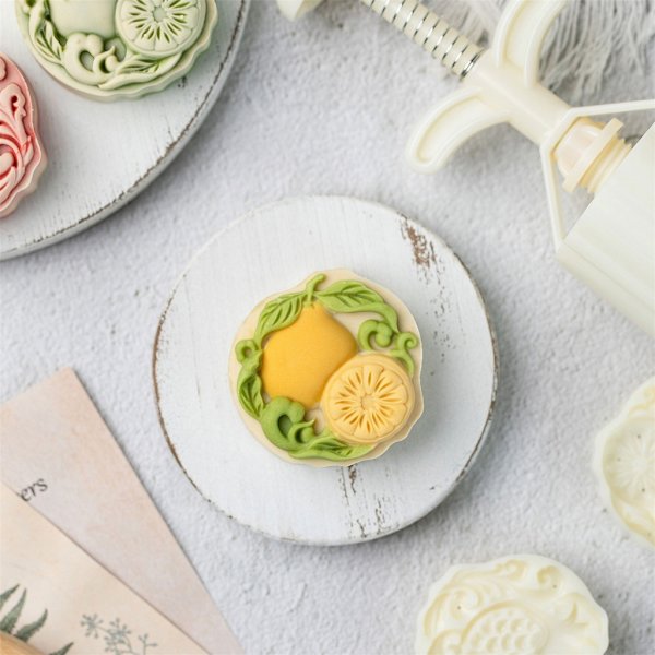 Unike Månekakeformer med Pomelo og Granateple for Matlagingsentusiaster