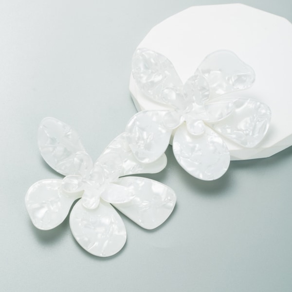Mode akryl örhängen med stora blommor Blommiga örhängen Eleganta smycken White