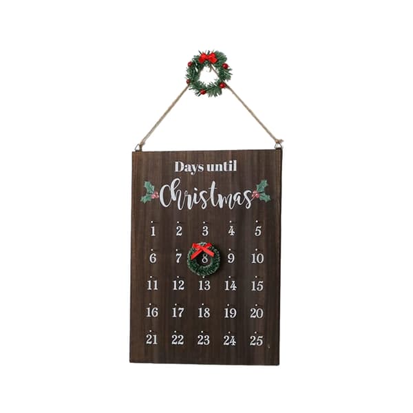 Simpel vægkalender i egetræ til jul med indgraveret julekunst