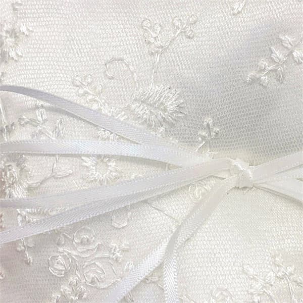 Romantiska Pärlor Organza Bröllopsringar Hållare Med Spetsdetaljer