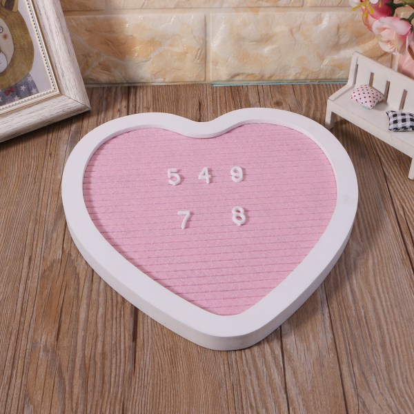 Rustik träram hjärtformad filtbrevstavla med anslagstavla för utbytbara bokstäver för baby