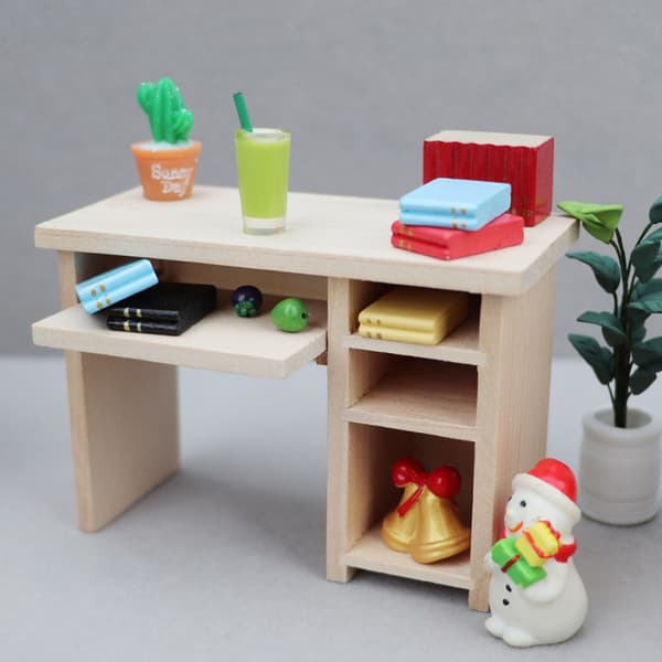 Miniatyr skrivbord och stol i trä för 1/12 dockhus