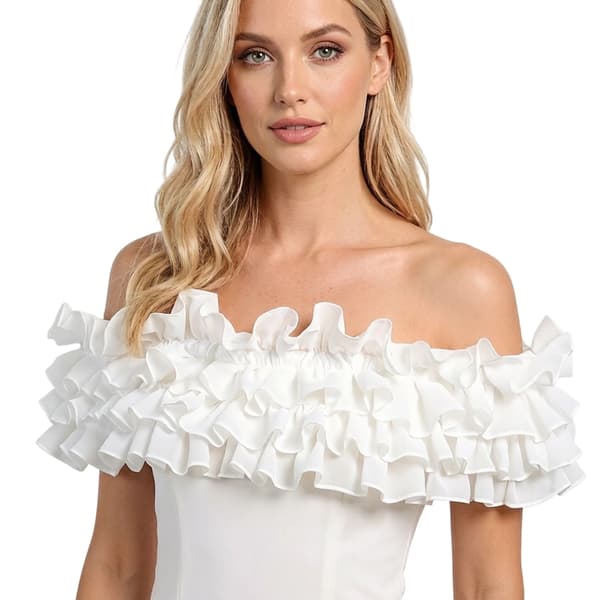 Sofistikert kveldssjal designet med flatterende off-shoulder-omslag