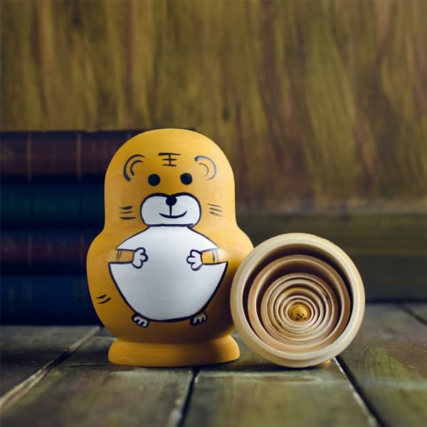 Handgjorda samlarobjekt ryska \"Nesting Dolls\" 10-lagers trä Matryoshka-set leksak