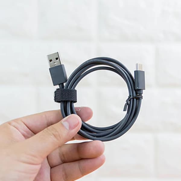 Konsistent USB-strømkabel til flere enheder til professionel kontorindretning
