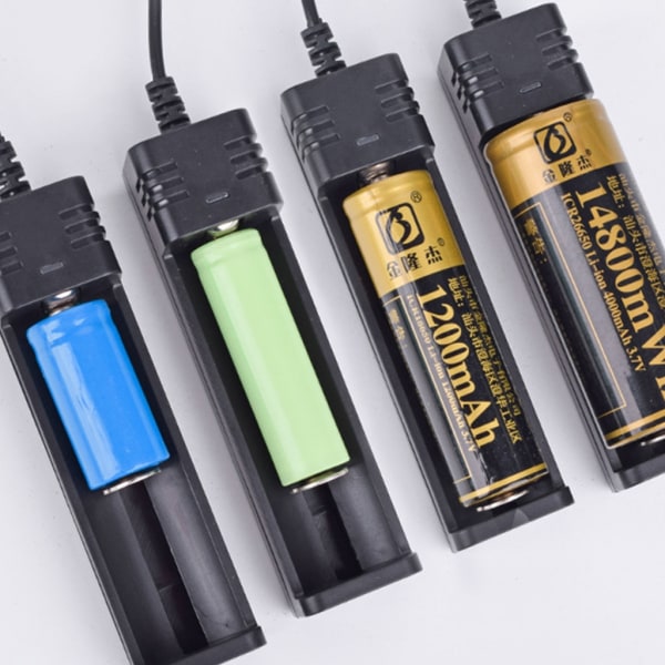 Ny USB li-ion batteriladdare 3,7V för 1st 18650 16340 14500 26650 Litiumbatteriladdare Uppladdningsbar 500mA