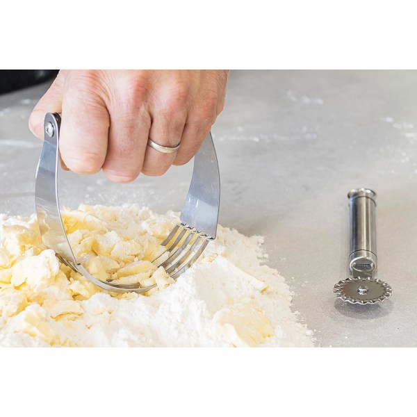 Ruostumattomasta teräksestä valmistettu konditoriasekoitin – välttämätön leivontatarvike jokaiseen keittiöön