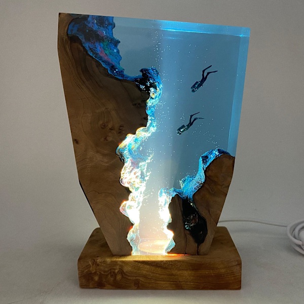 Epoxy Resin Sänglampa Handgjord Mans Dekoration Resin Nattlampa Dykare Resin Ornament Bästa Presenten till Familj eller Vänner 6x4 Tum 6X4in