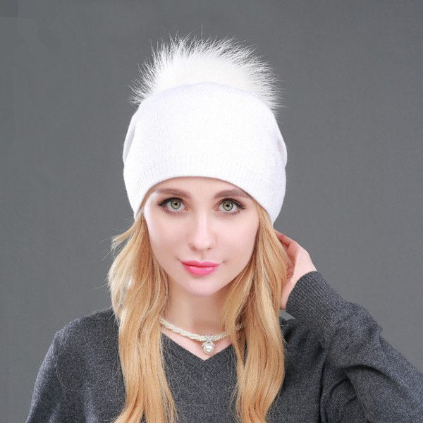 Höst- och vinter damstickad mössa med tvättbjörnspälsboll, varm ullhatt, fashionabla dammössa White natural color ball