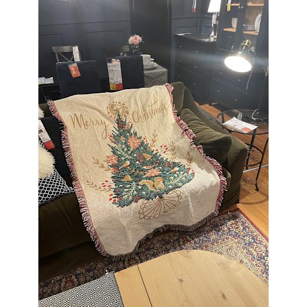 Hyvää Joulua Orava Mänty Huopa Seinävaate Seinäkoriste Sohvapyyhe Squirrel tree blanket 90*150cm