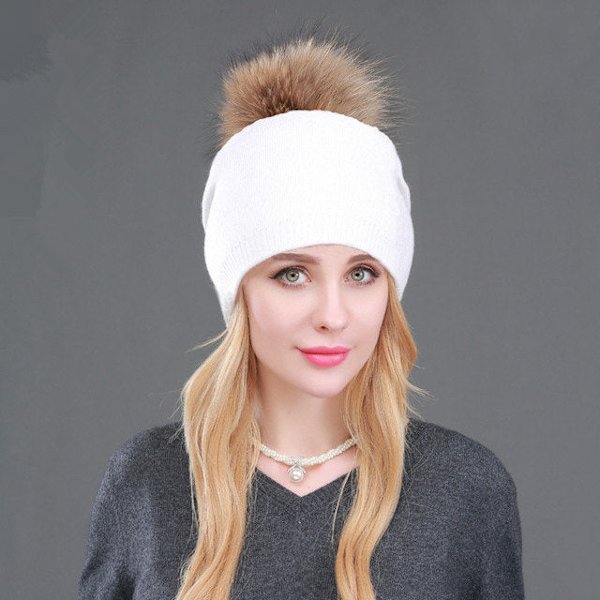 Höst- och vinter damstickad mössa med tvättbjörnspälsboll, varm ullhatt, fashionabla dammössa Dark gray natural color ball