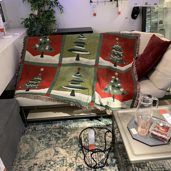 Hyvää Joulua Orava Mänty Huopa Seinävaate Seinäkoriste Sohvapyyhe Squirrel tree blanket 90*150cm