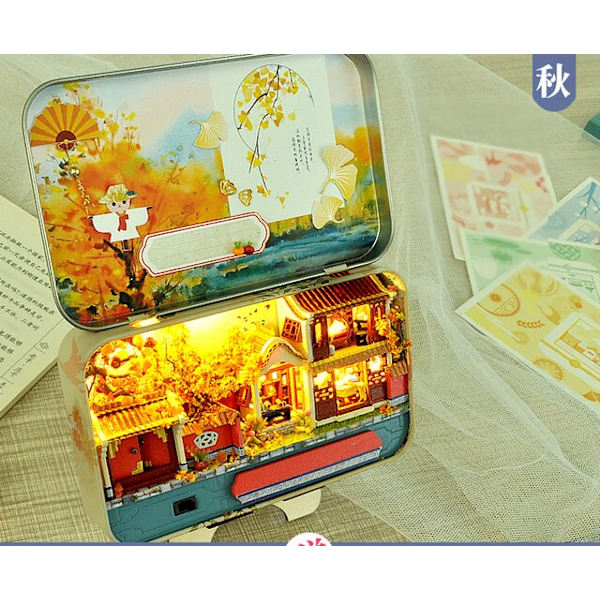 Boxteater Mini Dockhus Prefabricerat Miniatyr DIY Dockhus Kit Möbelfodral Leksaker För Barn Födelsedagspresenter TH7