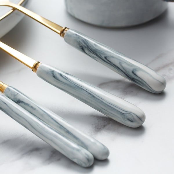 Marmorikuvioinen ruokailuvälinesetti ruostumatonta terästä titaanihaarukka lusikka ja syömäpuikot kannettavat ruokailuvälineet Black spoon chopsticks suit