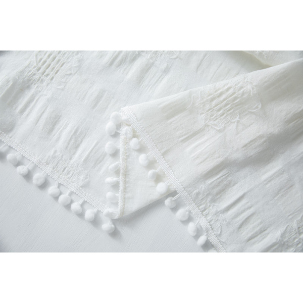 Bordduk Fransk Romantisk Bomull Lin Klippet Hvit Pelsball Rektangulær Bordduk White cut flower white ball 140X220CM