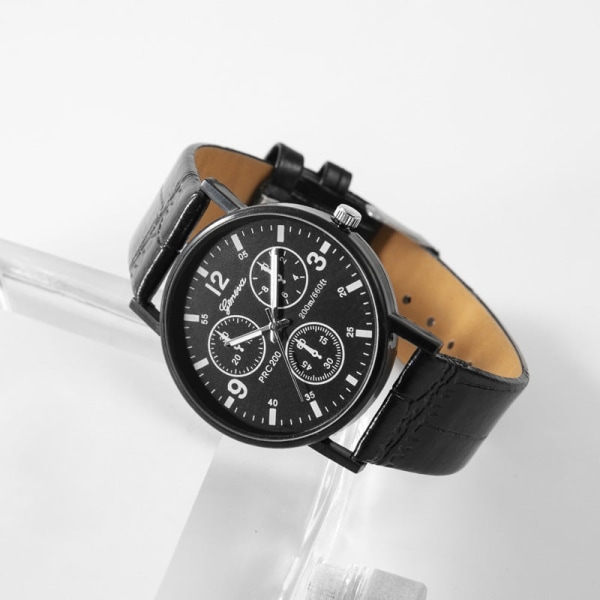 Quartz Klokke Klassisk Mote Herre Skinnbelte Klokke Tre-Øye Blått Lys Klokke for Menn Silver Case White plate Black Belt