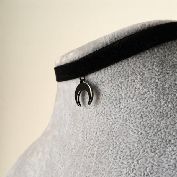 Sort Halvmåne Choker Halskæde Gotisk Grunge Sort Fløjl Smykker Smuk Kvinde Vedhæng Gave Gotisk Statement Goth Ny c20