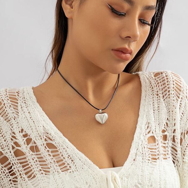 Goth Svart Fløyel Stort Hjerte Anheng Choker Halskjede for Kvinner Elegant Vev Knute Sløyfe Justerbart Kjede Nyttårs Smykker Small Heart