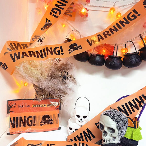 6Mx8CM Halloween Varseltape Skilt Halloween Rekvisitter Fare Varsellinje Ny Isolasjonsbelte Skilt Fest Utendørs Hagedekor 1pc foot sticker