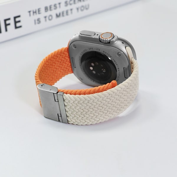 Kellon ranneke Apple Watch iWatch 42/44/45/46/49mm integroidulla soljella Tähtisumu Aima Oranssilla