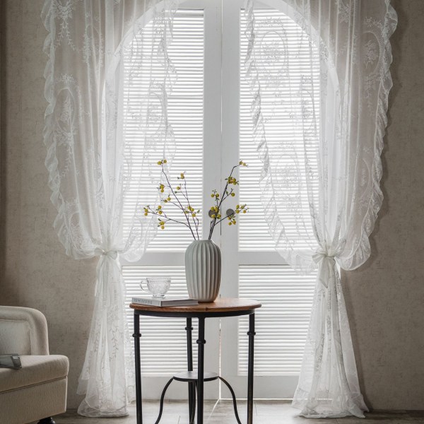 Hvite Retro Franske Gjennomsiktige Blonde Mesh Gardiner Rynket Balkong Soveromsgardin White yarn mirror ruffled punching 150*260