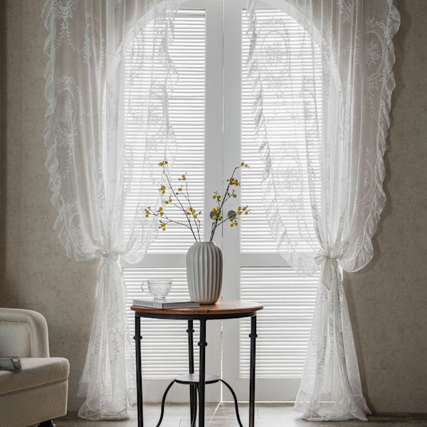 Vita Retro Franska Transparenta Spetsgardiner Rufsade Balkong Sovrumsgardin White yarn mirror ruffled punching 150*140