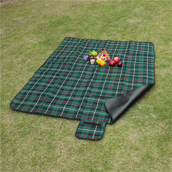 Kokoontaitettava rantatyyny jousella, kevyt ulkoilma piknikille, vedenpitävä makuualusta, retkeilymatto, kosteudenkestävä ruudullinen peitto Red Camping Mat 200x150cm