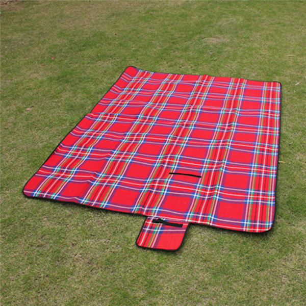 Kokoontaitettava rantatyyny jousella, kevyt ulkoilma piknikille, vedenpitävä makuualusta, retkeilymatto, kosteudenkestävä ruudullinen peitto Red Camping Mat 200x150cm