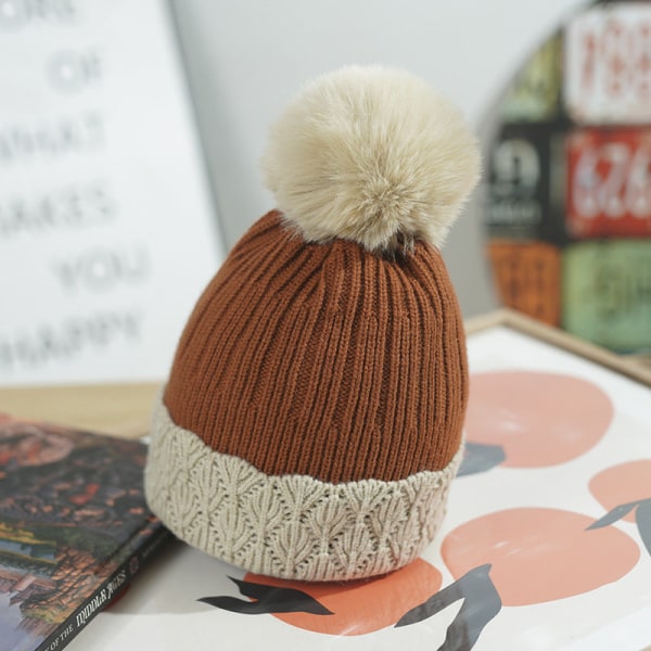 Mössa Dam Vinter Fleecefodrad Vadderad Varm Stickad Mössa Pälsboll Färgmatchning Tio Blommor Ullmössa Dam Caramel color