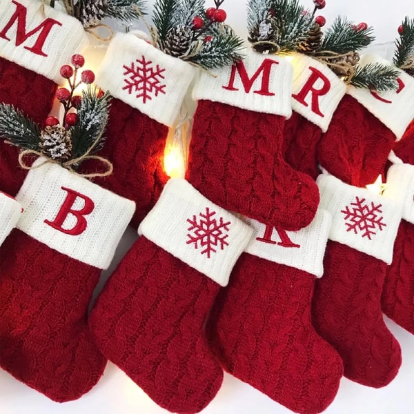 Hängbar Röd stickad Julstrumpa Snöflinga Bokstav Julstrumpa Julgranshängande Ornament 2024 Navidad Natal Xams F