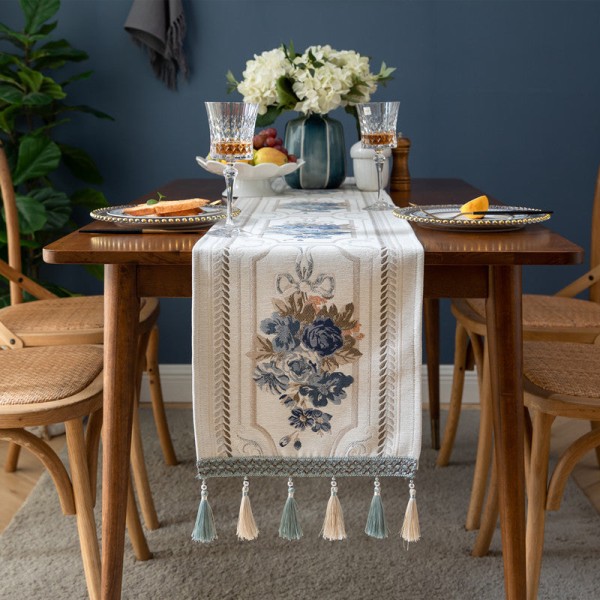 Bordløper i europeisk stil med blomster, chenille-dusker, duk til hjemmet, polyesterduk, bordløper European white long fringe 32X140