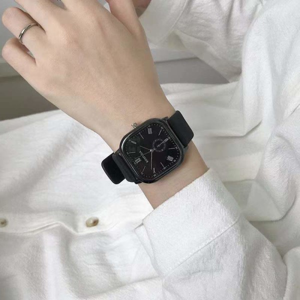 Par pojkar och flickor Junior High School Student klockor Kvinnliga män Universal Minimalism Quartz Watch Black Belt black shell white plate