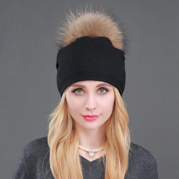 Höst- och vinter damstickad mössa med tvättbjörnspälsboll, varm ullhatt, fashionabla dammössa Black natural ball