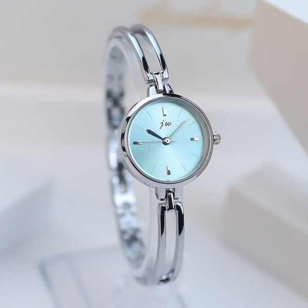 Ny fashionabel enkel elegant watch för studenter elektronisk watch silver streak white plate
